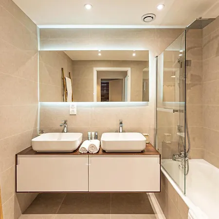 Apartment Nael - Les Gets, En Plein Centre Et Au Pied Des Pistes *